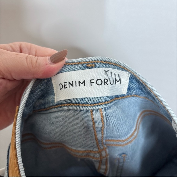 Aritzia Denim Forum The Nico Mid Rise Skinny Crop NWT size 26 - Picture 7 of 10
